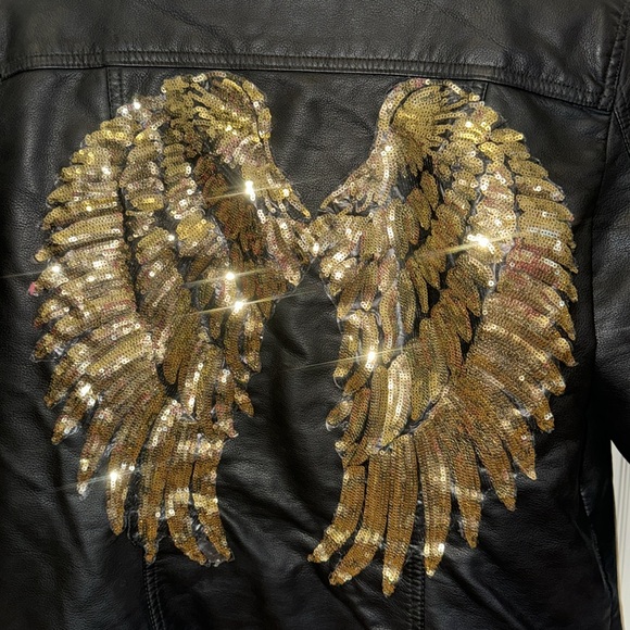 levi’s women’s faux leather trucker jacket with custom embroidery - Picture 3 of 6